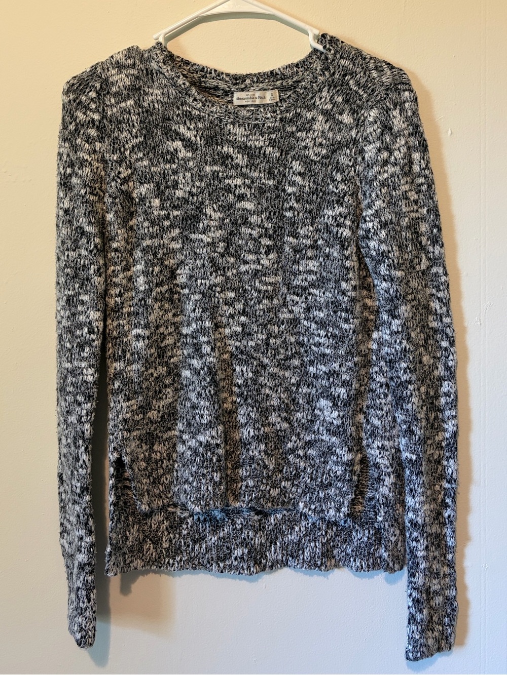 Abercrombie & Fitch Marled Black and White Crewneck Sweater